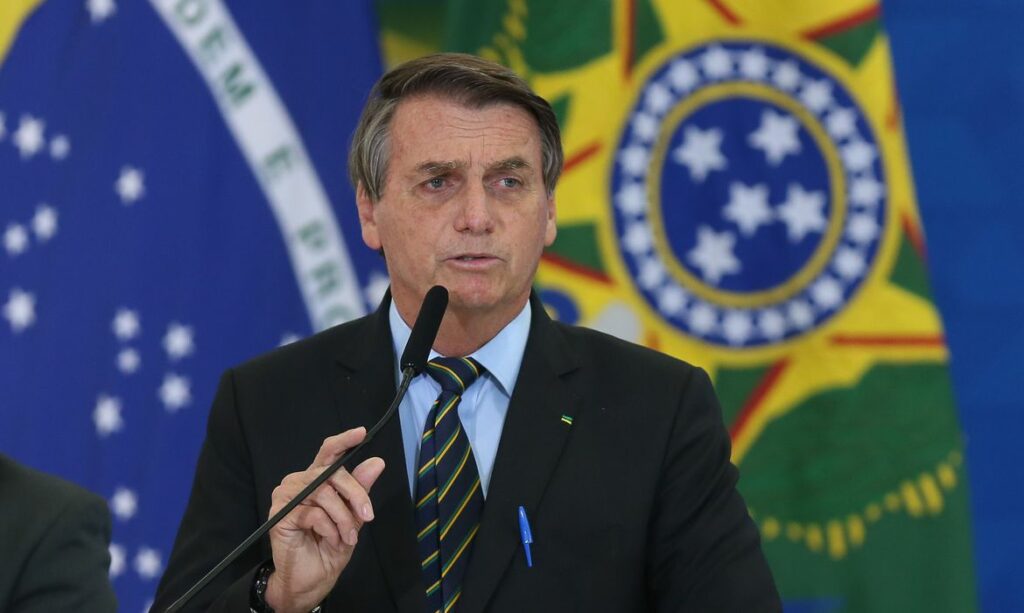 Bolsonaro promete acelerar vacinacao em jantar com empresarios