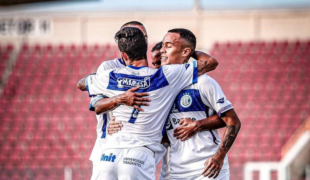 Confianca vence Freipaulistano por 8x0 e dispara na ponta do Grupo B do Sergipao
