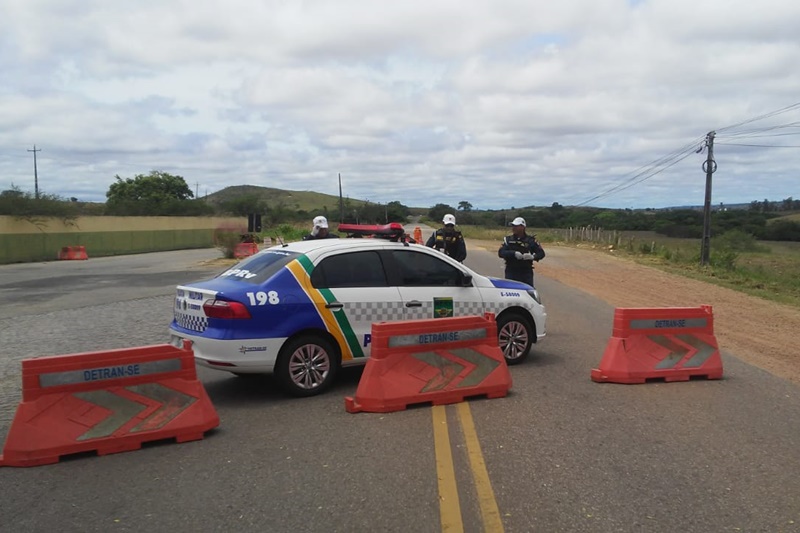 Covid 19 PM realiza Operacao Semana Santa em rodovias e praias para fiscalizar cumprimento de medidas em Sergipe