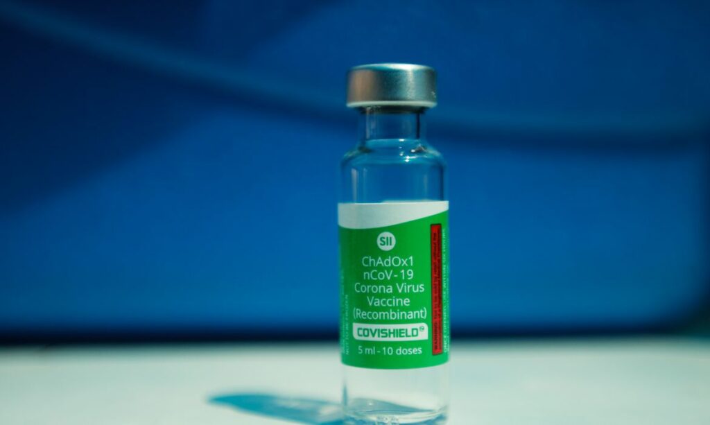 Dose da vacina AstraZeneca tem relacao com trombose diz agencia europeia