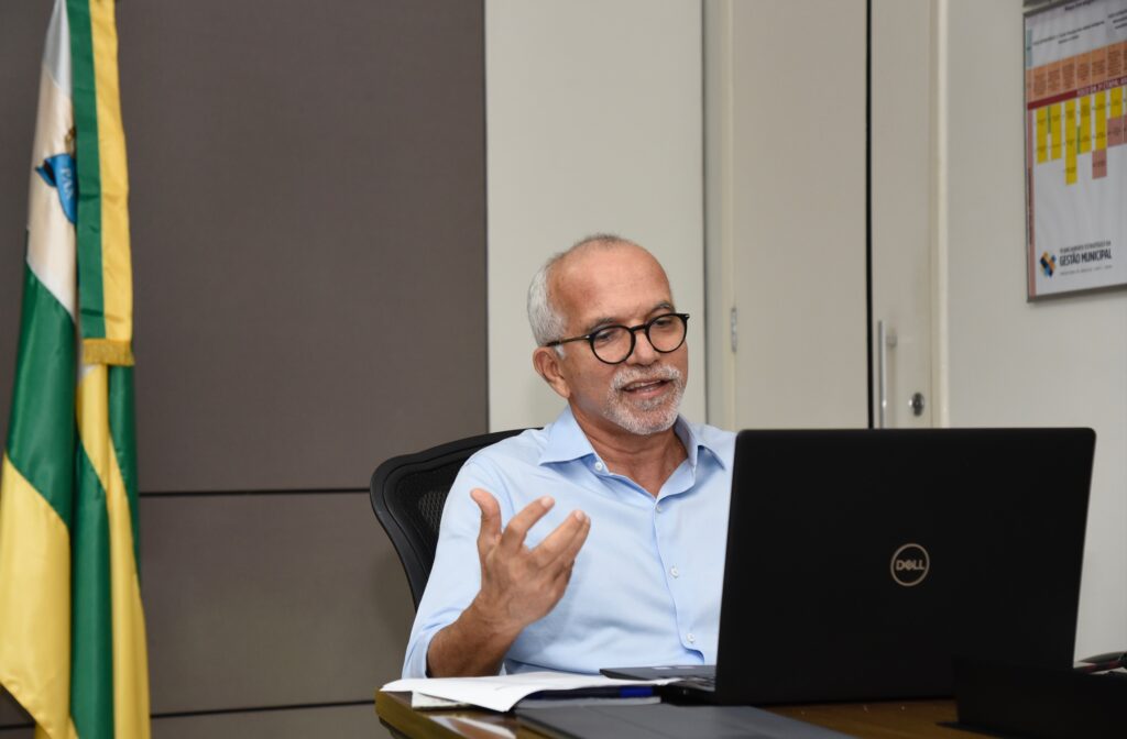 Edvaldo apresenta PPP da Iluminacao Publica de Aracaju em forum virtual