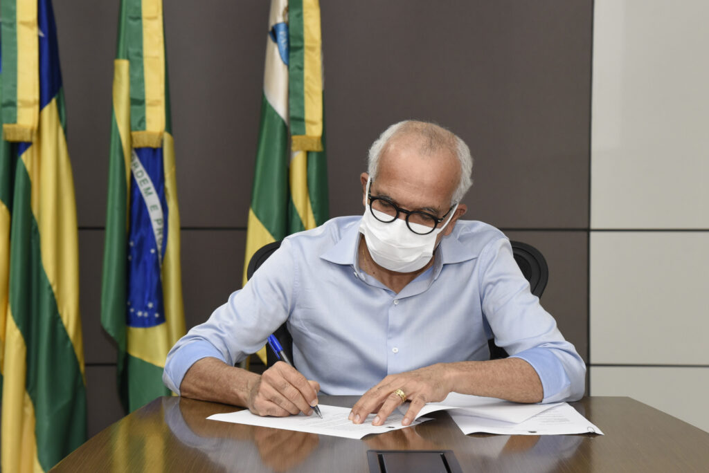 Edvaldo envia oficio ao Ministerio da Saude solicitando mais de 11 mil novas doses da Coronavac