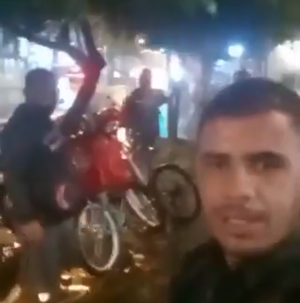Entregadores por aplicativo se revoltam com tratamento dado pela Casa Alema em Aracaju veja video