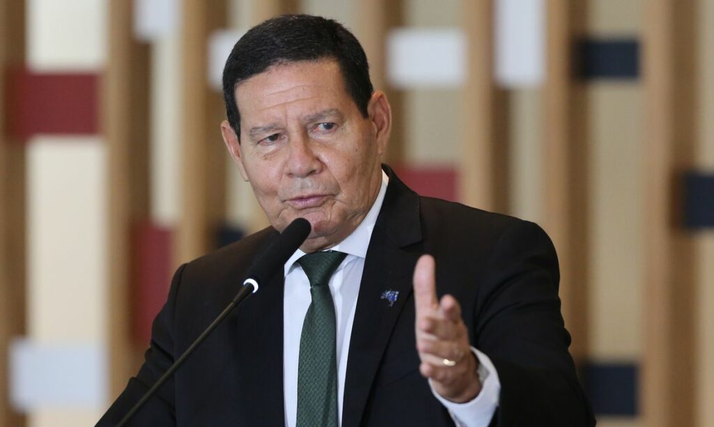 Hamilton Mourao diz que iniciativa privada tera dificuldade em comprar vacina