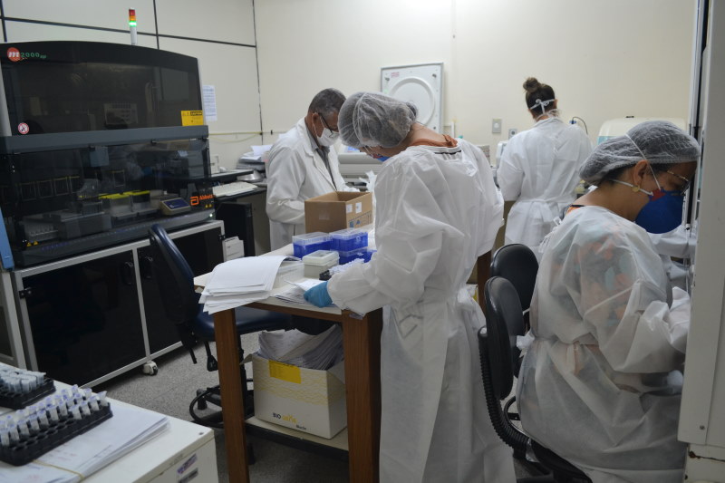 Mais de 108 mil amostras para covid 19 foram processadas no primeiro trimestre pelo Lacen em Sergipe