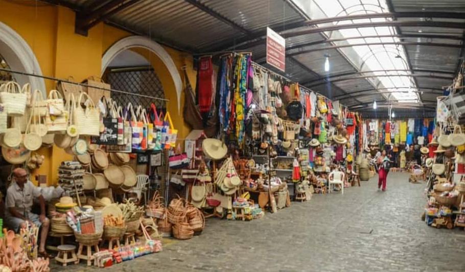 Mercados Antonio Franco e Thales Ferraz abrem em horario normal nesta segunda 19