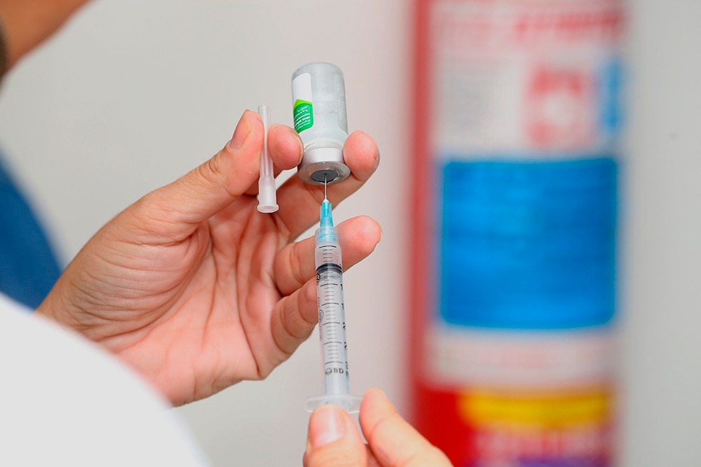 Ministerio da Saude quebra clausula de confidencialidade de contrato com a Pfizer