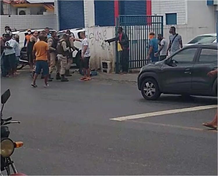 PM e morto durante perseguicao a suspeito de assalto em Salvador veja video