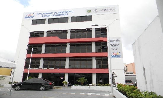 Padastro faz fotos intimas de enteada de 11 anos e e preso em flagrante em Aracaju