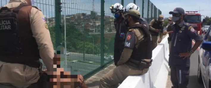 Policia da Bahia impede dois suicidios em Salvados