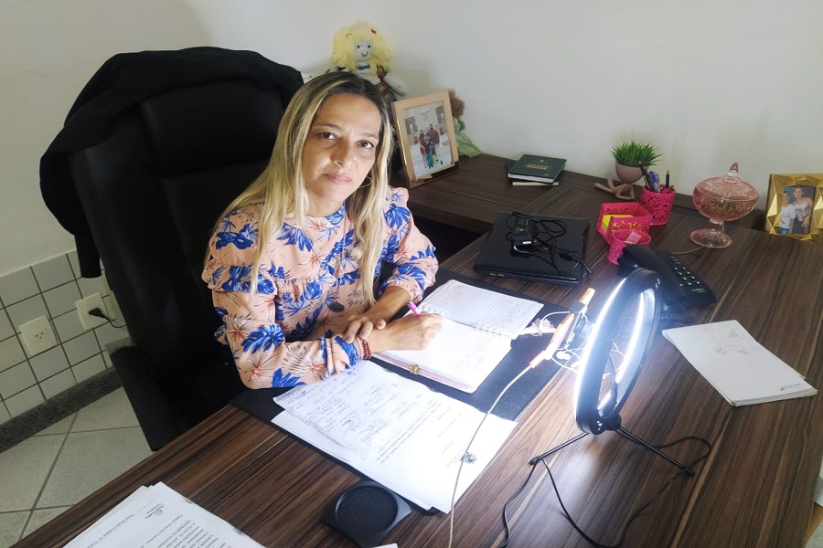 Sheyla Galba volta a reclamar falta de medicamentos de quimioterapia no Hospital Joao Alves falta de planejamento