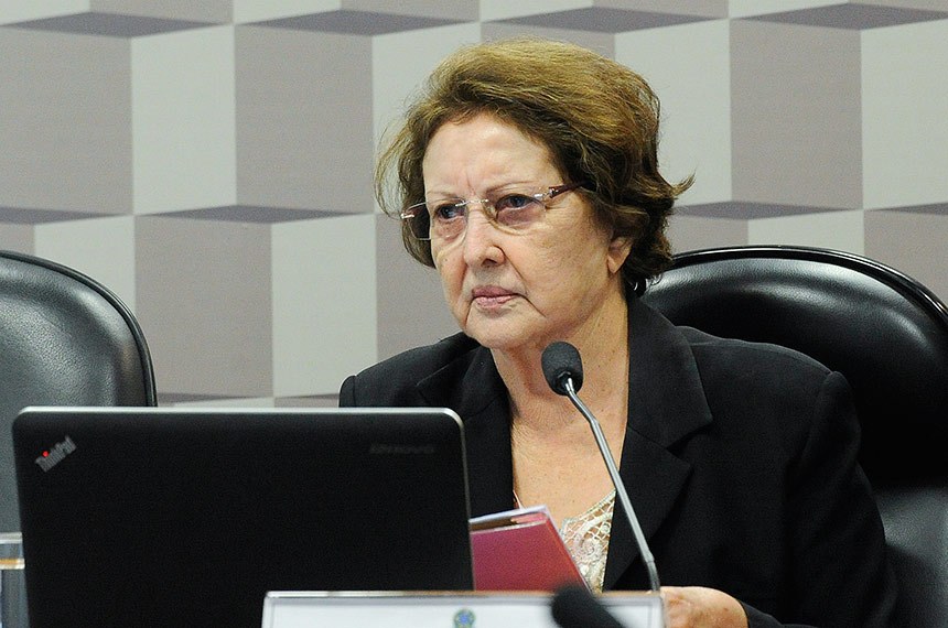 ‘Todo pessoal da area da saude tem enfrentado com bravura os desafios da pandemia afirma Maria do Carmo ao apoiar PL que preve piso salarial da categoria