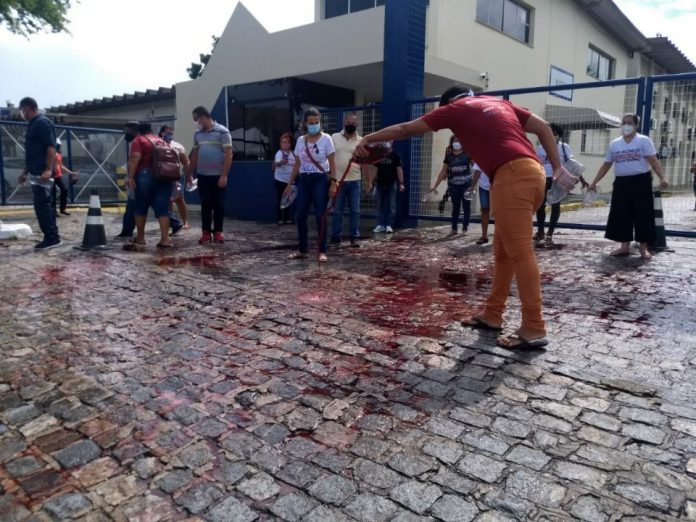 Em ato Sintese define como banho de sangue retorno as aulas presenciais sem vacina em Sergipe