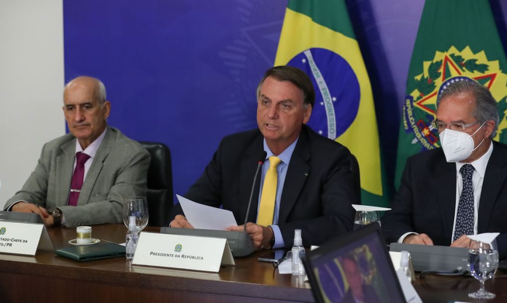Em evento Bolsonaro afirma que pais deve receber U 50 bilhoes de dolares em investimentos
