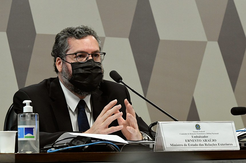 Ernesto Araujo presta depoimento a CPI da Pandemia nesta terca