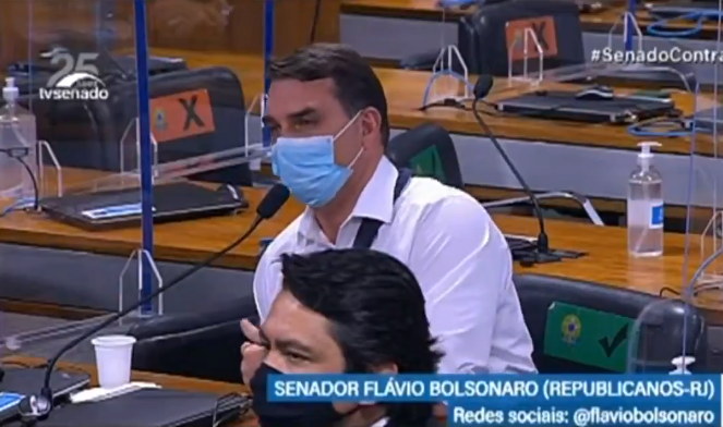 Flavio Bolsonaro xinga Renan Calheiros de vagabundo e Omar Aziz suspende a sessao da CPI da Covid veja video