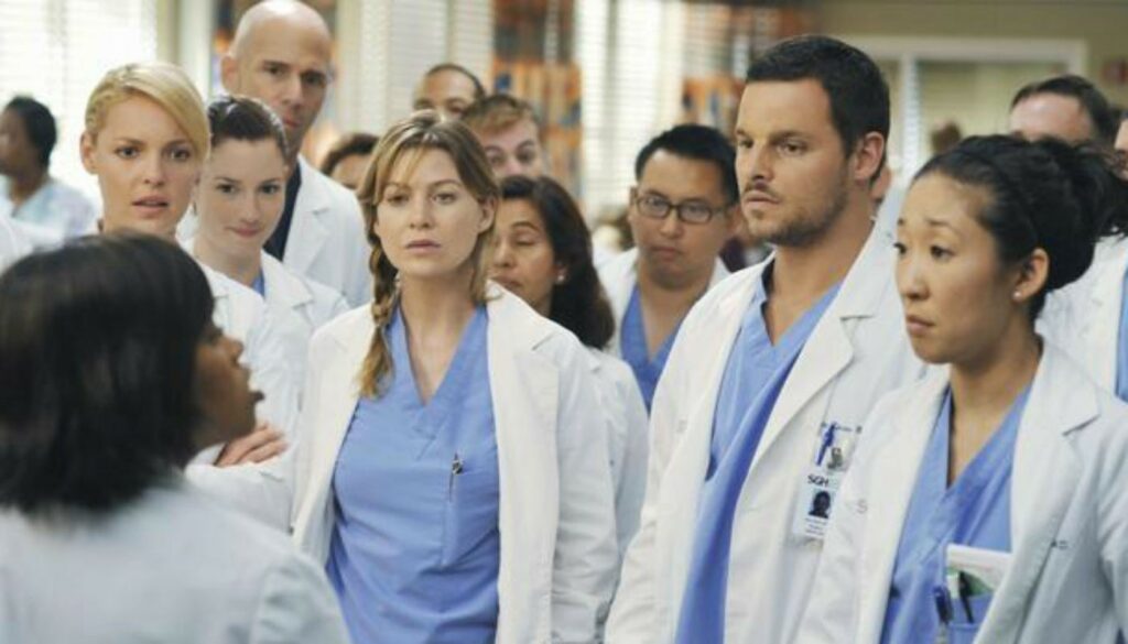 Greys Anatomy e renovada para sua 18a temporada e quabra proprio recorde