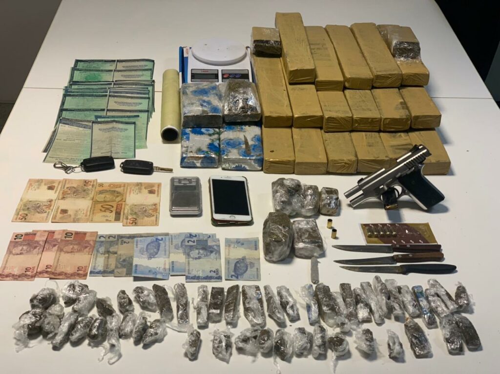 Homem e preso em flagrante com 16 quilos de droga e arma de fogo em Itabaiana