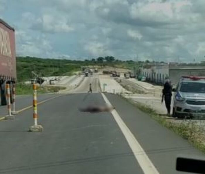 Homem morre esmagado apos ser empurrado contra carreta em Propria dois suspeitos foram presos