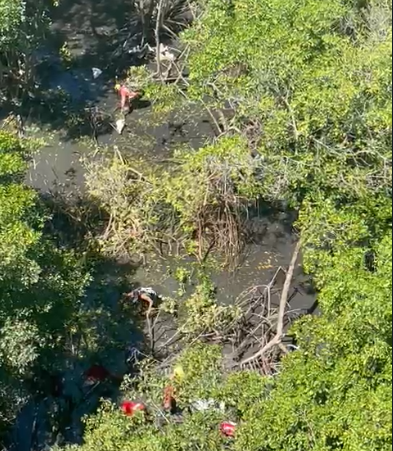 Imagens aereas mostram onde aeronave esta afundada na Coroa do Meio veja videos