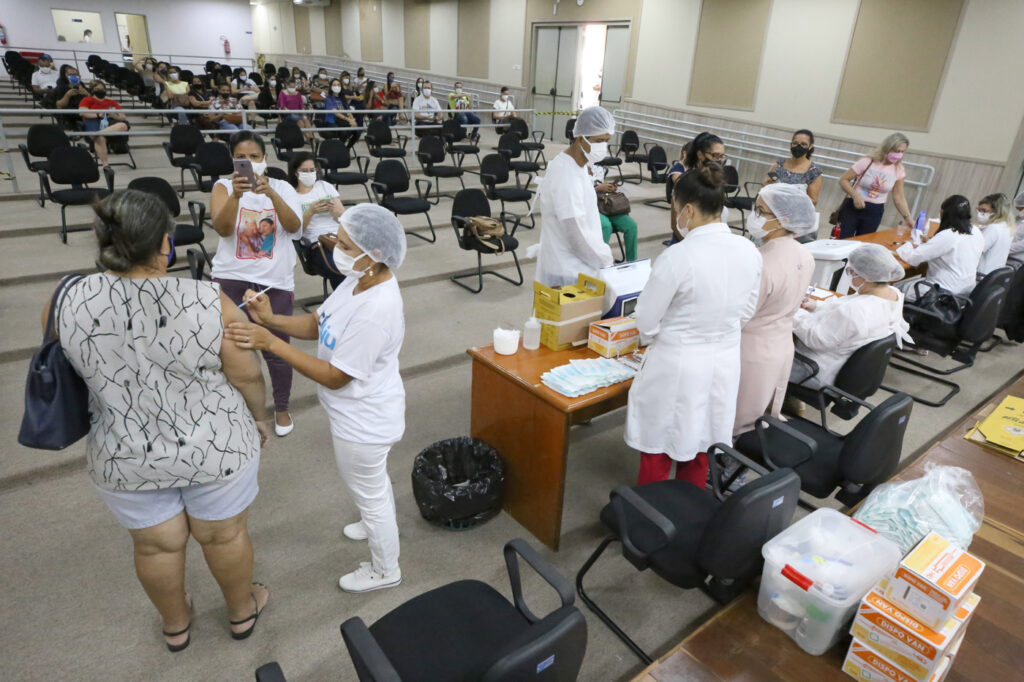 Mais de 1.5 mil pessoas foram vacinadas contra covid 19 nesta sexta feira 7