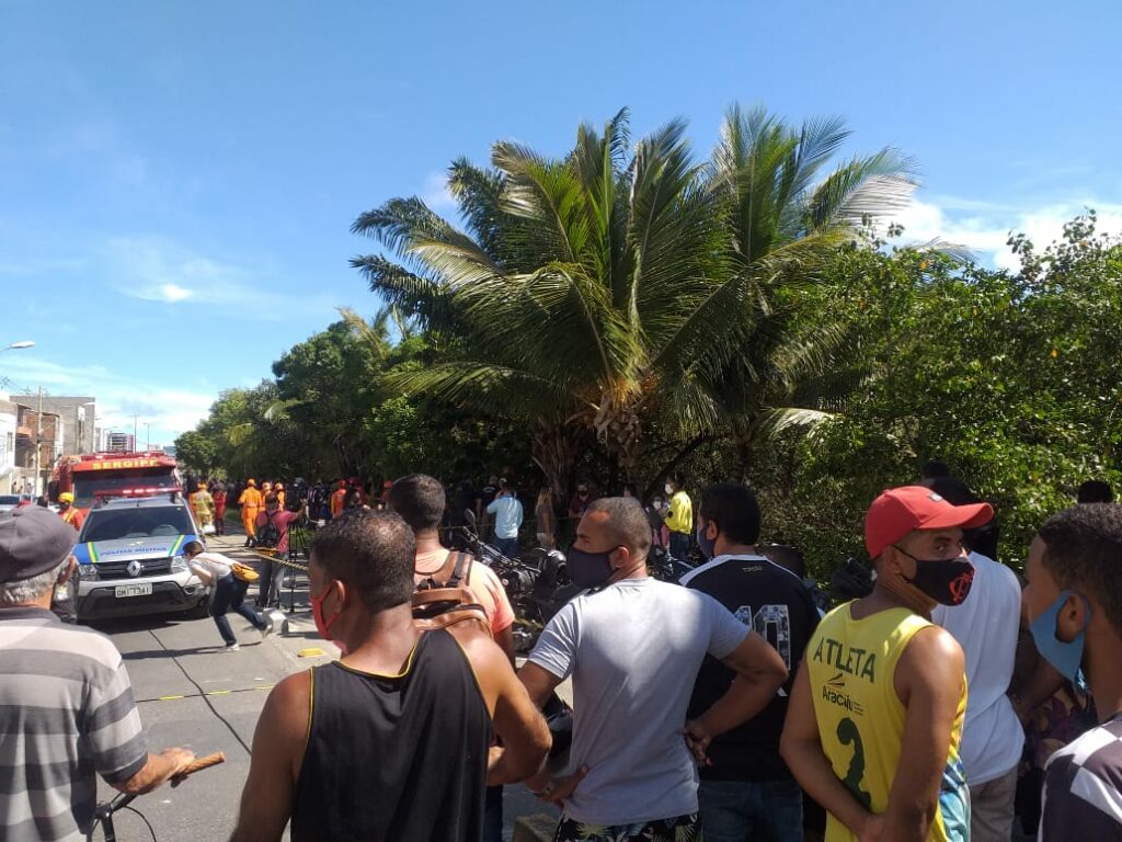 Morte e confirmada apos queda de aviao em mangue na Zona Sul de Aracaju