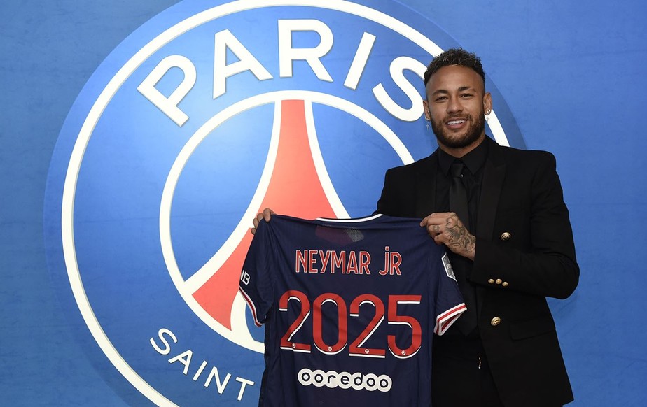 Neymar renova contrato com PSG ate 2025 Estou muito feliz em Paris