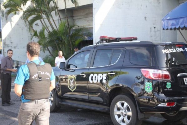 Policia Civil prende quatro homens que se passavam por policiais para roubar casas em Aracaju