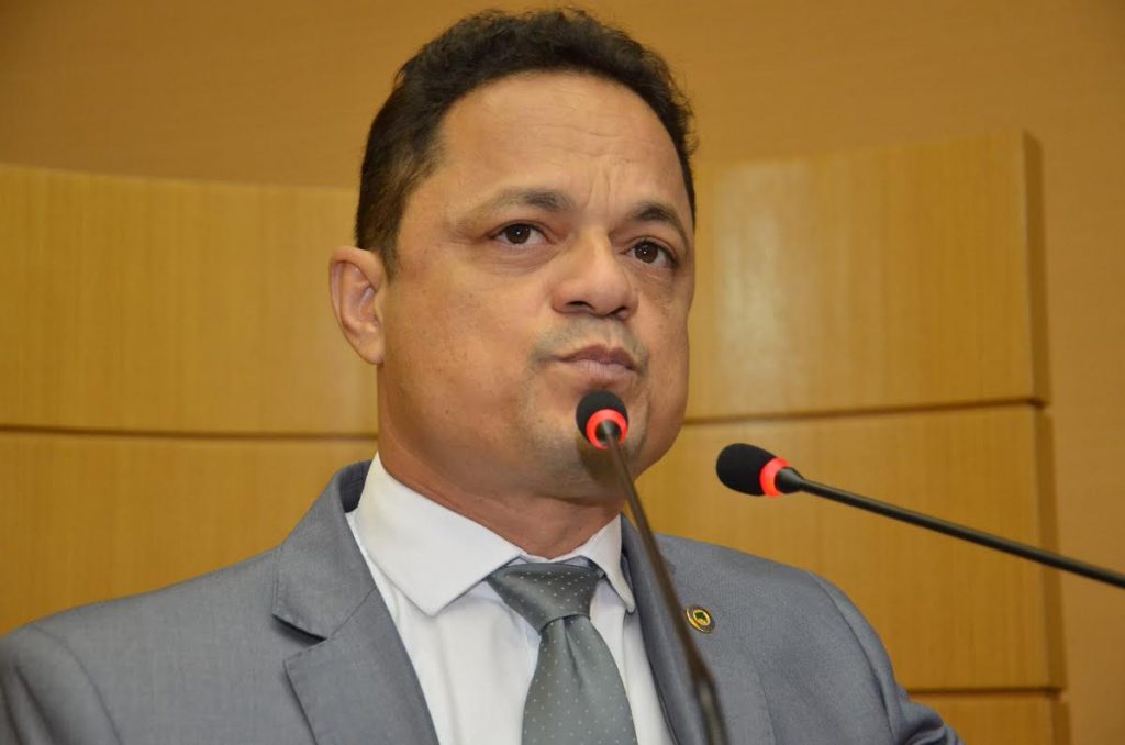 Politicos sergipanos desejam melhoras ao deputado Capitao Samuel e felicitam suplente