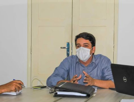 Prefeito de Muribeca doa 50 do salario para aquisicao de cestas basicas