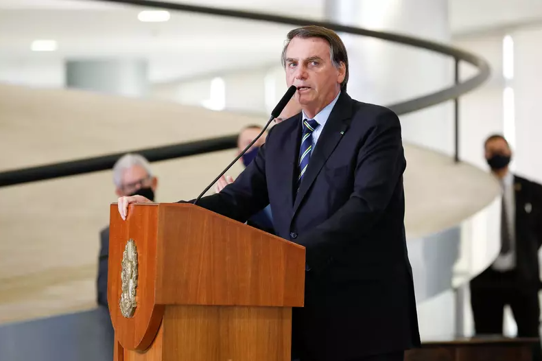 Randolfe apresenta requerimento para convocacao de Bolsonaro na CPI Governistas chamam acao de piada