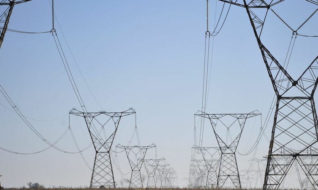 Senado aprova reducao na tarifa de energia eletrica por 5 anos