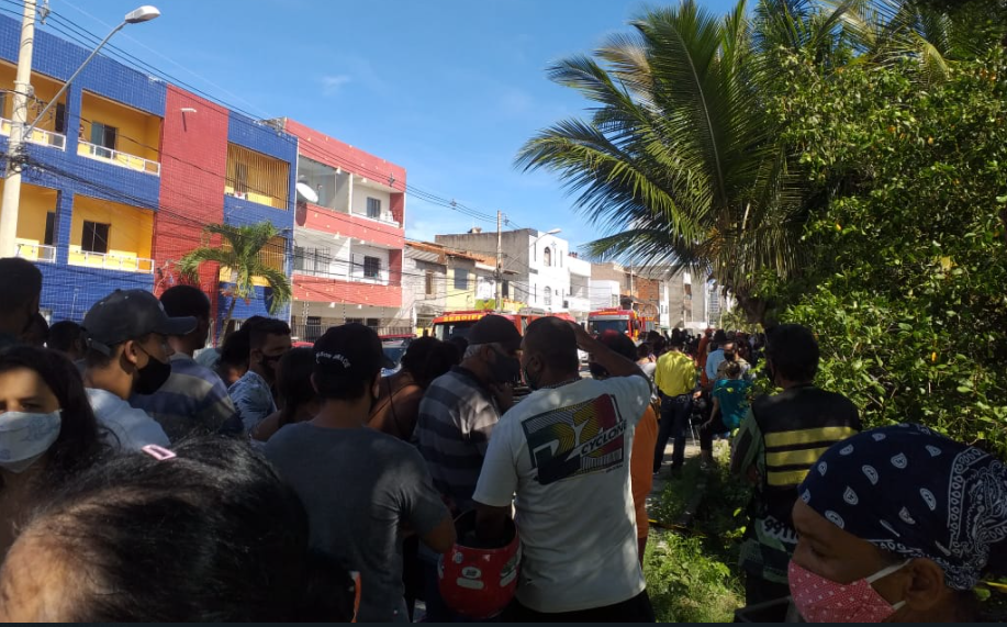 Vazamento de combustivel causa risco de explosao no local onde aeronave caiu na Coroa do Meio1