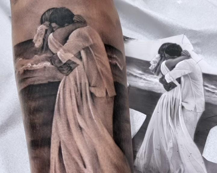 Viuva de Mc Kevin faz tatuagem em homenagem ao cantor