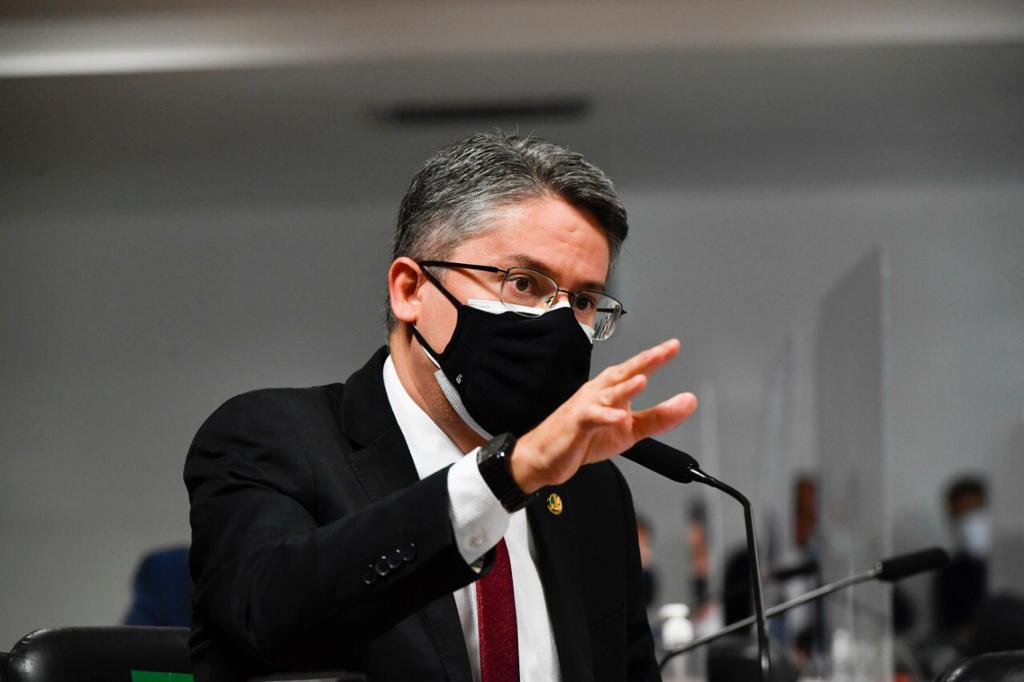 Alessandro Vieira entra com representacao contra senador no Conselho de Etica por informacoes falsas na CPI