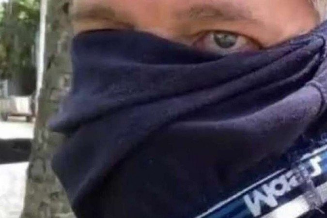 Ator David Cardoso Junior e internado com Covid 19 apos protestar com cueca no rosto
