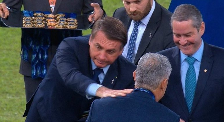 Bolsonaro busca demissao de Tite da selecao brasileira nos bastidores diz jornal