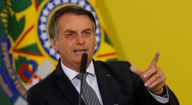 Bolsonaro planeja ampliar para 20 milhoes o numero de familias atendidas pelo Bolsa Familia