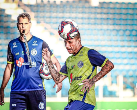 Confianca embarca para Goias em busca de mais tres pontos na nova rodada da serie B