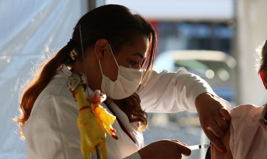 Covid 19 Brasil contabiliza 17 milhoes de casos