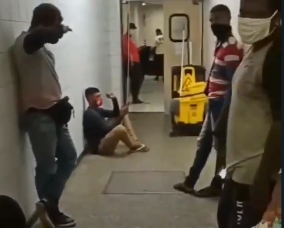 Entregadores por aplicativo sao proibidos de acessarem praca de alimentacao do Shopping Jardins veja video