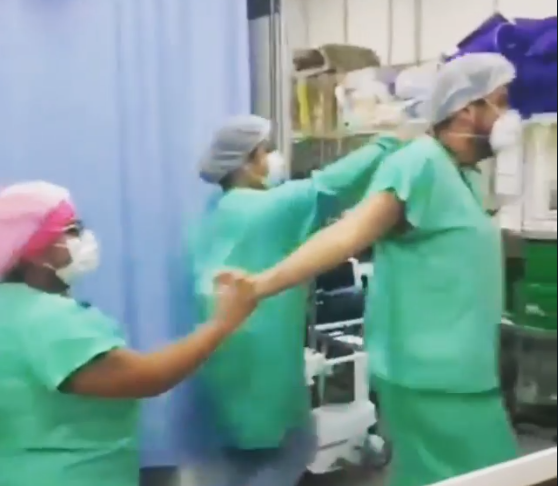 Equipe medica do Sao Lucas comemora fechamento de UTI covid 19 veja video
