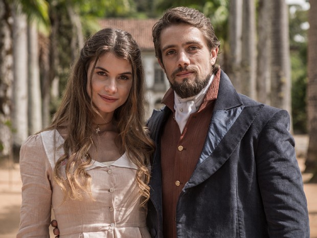 Globo pode reprisar quarta novela com Rafael Cardoso e ator vira meme