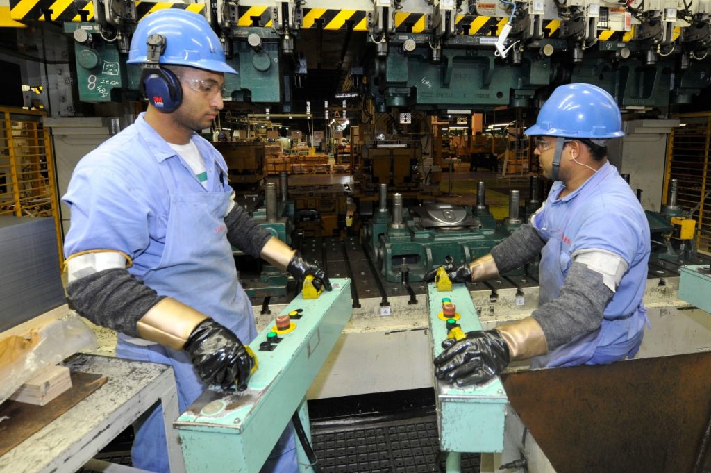IBGE divulga crescimento de 12 no PIB do Brasil nesse 1o trimestre patamar ao periodo pre pandemia