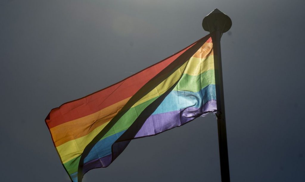 Mes do Orgulho LGBTQIA Deixe seu preconceito no armario informacoes sobre a comunidade
