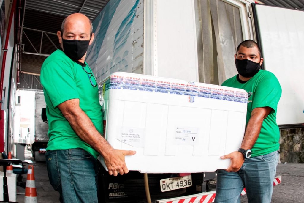 Nas proximas 24 horas Sergipe recebe mais de 60 mil doses de vacinas contra covid 19