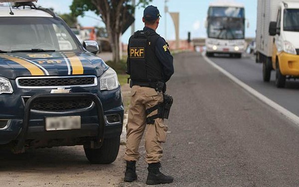 PRF intensifica fiscalizacoes durante feriado de Sao Joao em Sergipe