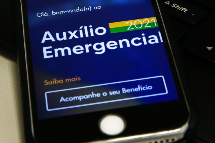 Paulo Guedes confirma prorrogacao de auxilio emergencial por mais tres meses
