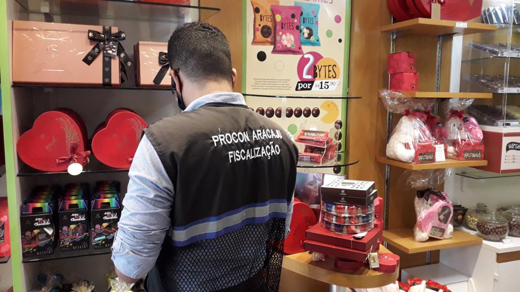Procon divulga pesquisa de precos para o Dia dos Namorados em Sergipe