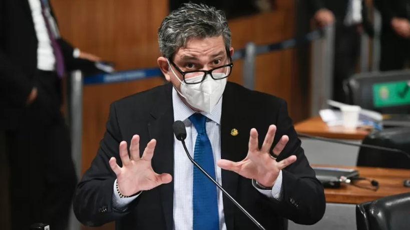Rogerio Carvalho repreende Queiroga apos fala contra movimentos sociais pensamento autoritario
